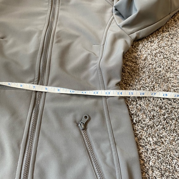 Aritzia Community Jacket - Picture 12 of 13